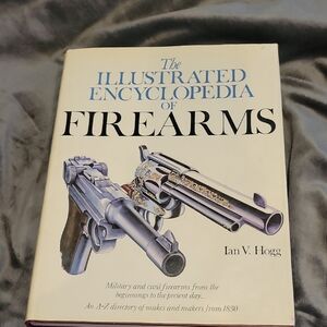The Illustrated Encyclopedia of Firearms Book,Vintage/ Big Coffee Table Book,EUC